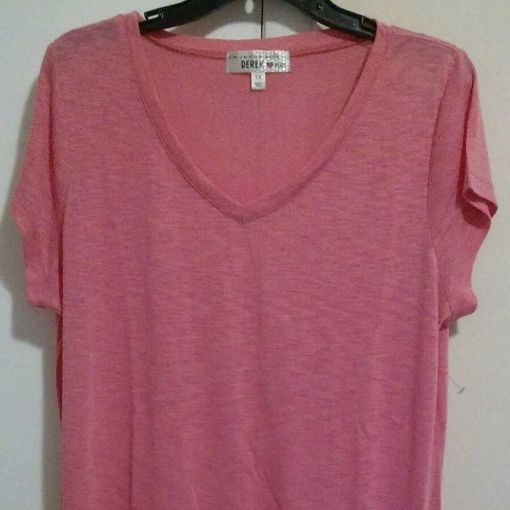 2 Derek Heart Plus V neckline Short Sleeve Shirt Pink and Gray 1X  680